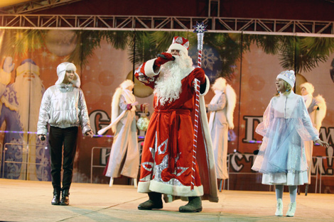 New Year's celebrations near the city's main Christmas tree in Vitebsk