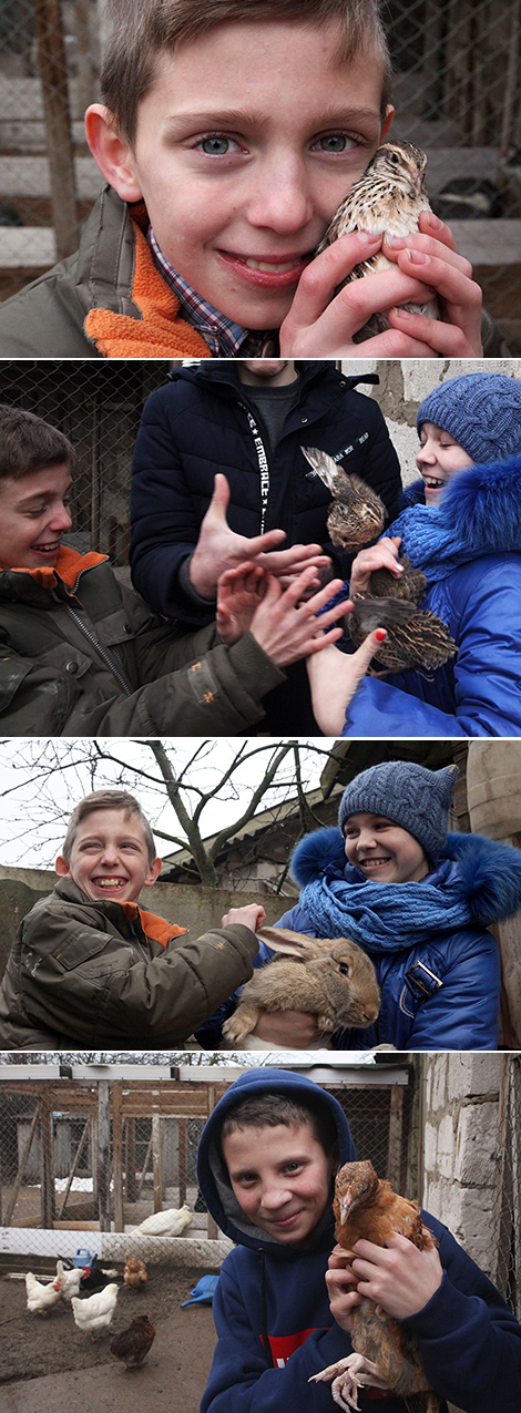 Виктор Лукашенко поздравил многодетную семью в Кличеве с Новым годом