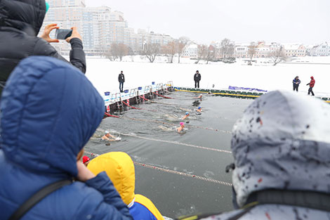 Адкрыты чэмпіянат па спартыўным зімовым плаванні 