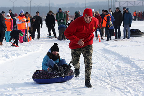 Міжнародны дзень снегу адзначылі пад Гроднам