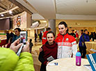 Marina Zuyeva during the autograph session