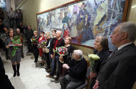 Leonid Shchemelev accepts congratulations