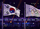 Олимпийский флаг поднят на церемонии открытия Игр-2018