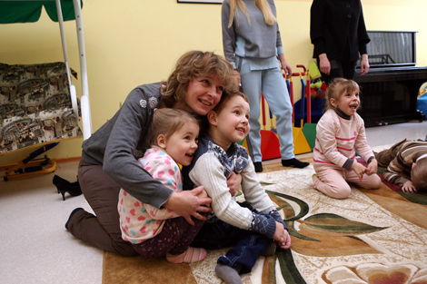 Mariya Silyuk and her granddaughter Ulyana