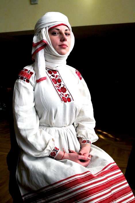 Дефиле в нарядах предков: около 200 народных костюмов представили в Бресте