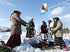 Обряд "Гуканне вясны" в Молодечненском районе: мелодичные песни, бумажные птицы и красочные ленты 