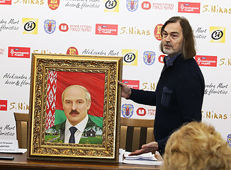 Никас Сафронов презентовал портрет Президента Беларуси Александра Лукашенко 