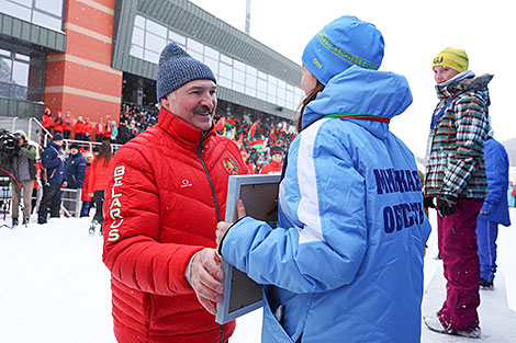 Александр Лукашенко вручил награды победителям и призёрам 