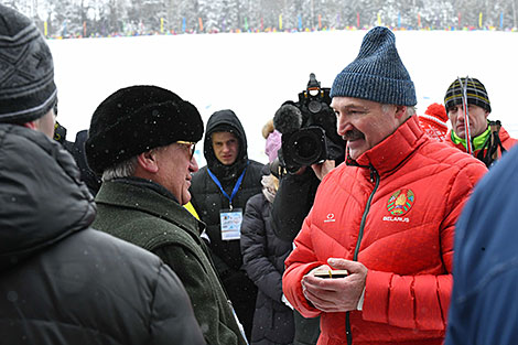 Александр Лукашенко и легендарный биатлонист Александр Тихонов