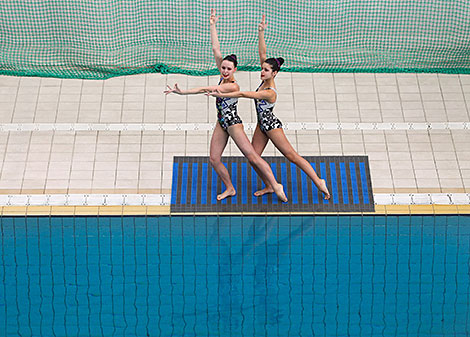 Соревнования по синхронному плаванию в Бресте