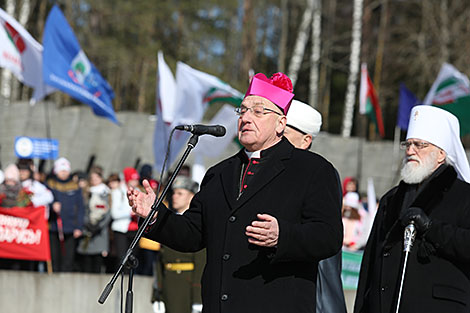 Мітрапаліт Мінска-Магілёўскі архібіскуп Тадэвуш Кандрусевіч