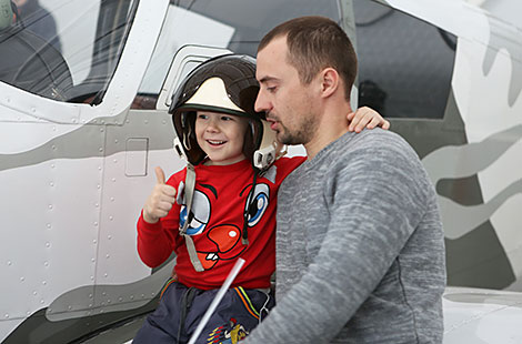 FAI Young Artists Contest 2018: известные космонавты и астронавты встретились с юными художниками в Минске