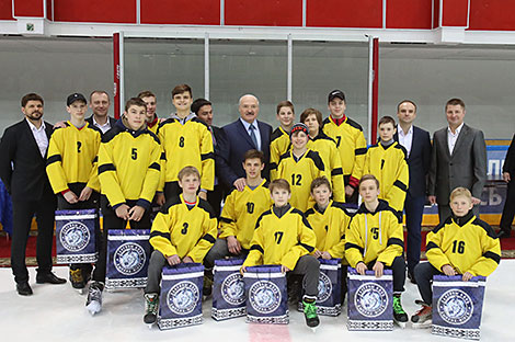 Александр Лукашенко и команда 