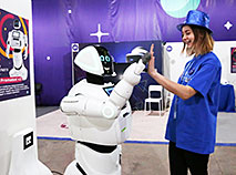 Выставка "Мир будущего" в Минске: планета роботов, виртуальная реальность и умные технологии