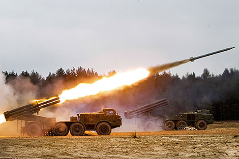 Missile troops and artillery units in a scheduled exercise in the Obuz-Lesnovsky exercise area