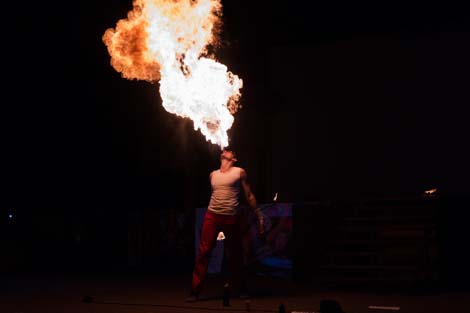 BrestFest fire show