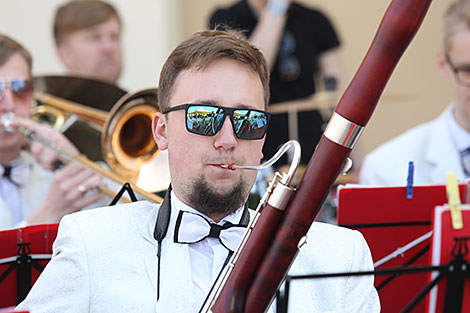 Выступление оркестра 