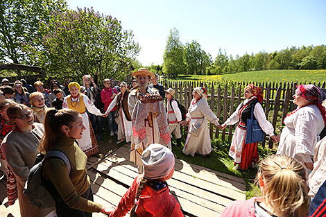 Belarusian rite Turov round dance 