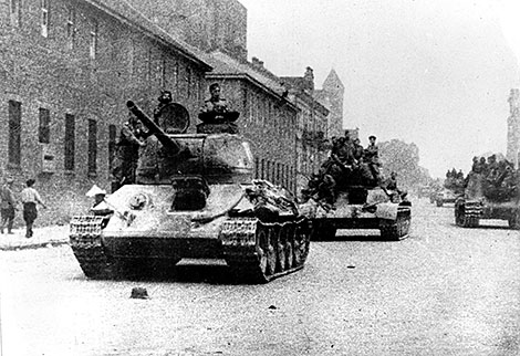 Soviet tanks in the streets of the liberated Minsk, 1 July 1944. Photo by BelTA