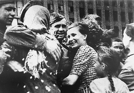 ‘We have returned from Berlin!' Minsk welcomes Soviet soldiers in 1945