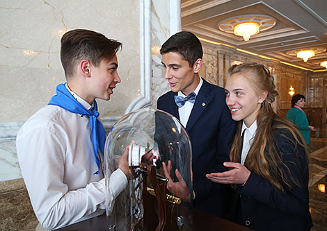 Экскурсия по Дворцу Независимости в Минске