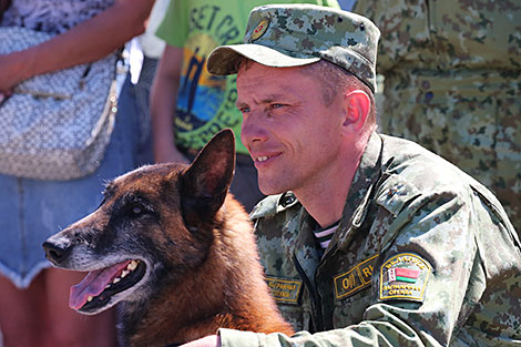 Святкаванне 100-годдзя памежнай службы ў парку Горкага