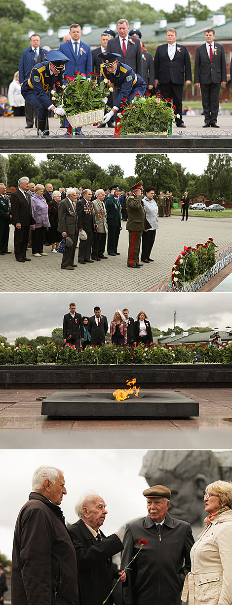 Церемония возложения венков по случаю Дня Независимости в Брестской крепости-герое