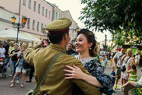 Атмасферу апошняга мірнага вечара 1941 года аднавілі ў Брэсце