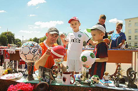 Вдохновлённые мундиалем-2018: open air выставка футбольной атрибутики в Бресте