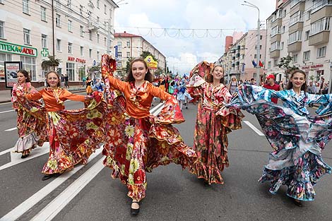 Youth Art Parade at Slavianski Bazaar in Vitebsk 