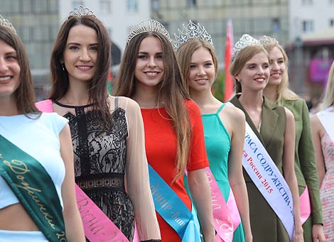 Youth Art Parade at Slavianski Bazaar in Vitebsk 