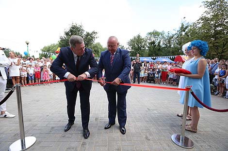 Brest Mayor Alexander Rogachuk and Savushkin Product Director General Alexander Savchits