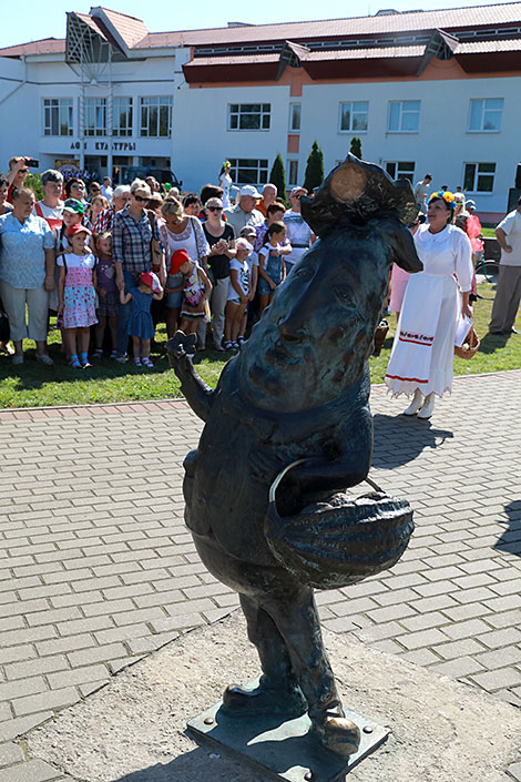 A bronze sculpture of a cucumber in Shklov