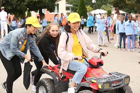 Китайские дети отдыхают в 