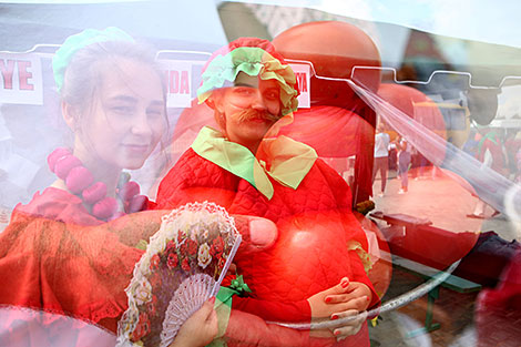 Ivye Tomato Festival