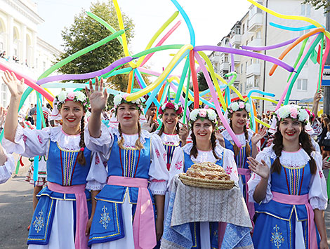 Фестывалі, касцюміраванае шэсце, канцэрты і адкрыццё плошчы Францыска Скарыны – старажытны Полацк адзначыў 1156-ы дзень нараджэння