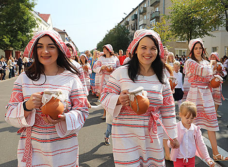 Касцюміраванае шэсце 