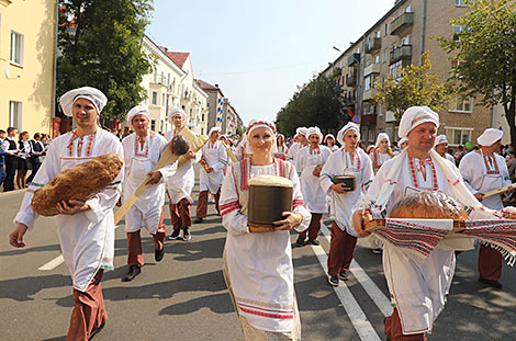 Касцюміраванае шэсце 