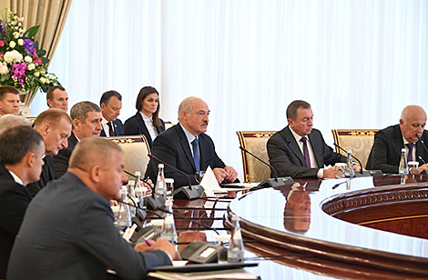 Alexander Lukashenko during the extended negotiations with Uzbekistan President Shavkat Mirziyoyev