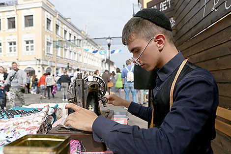 Street tailor