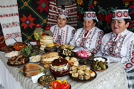 Домашние заготовки и осенние салаты по рецептам полесских хозяек