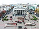 Молодежный флешмоб "100 добрых сердец" в Минске