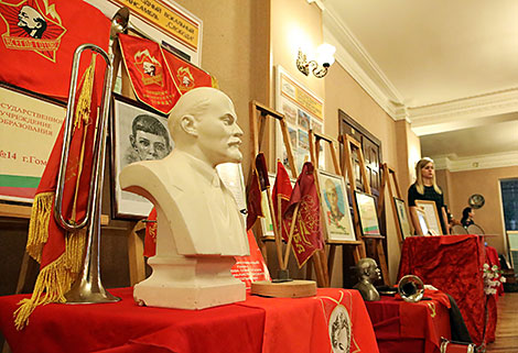 Комсомольское знамя передали в музей ОАО 