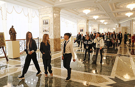 Excursion around the Palace of Independence for the participants of the Junior Eurovision 2018