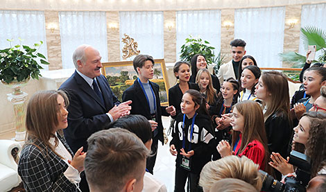 Александр Лукашенко встретился с участниками детского 