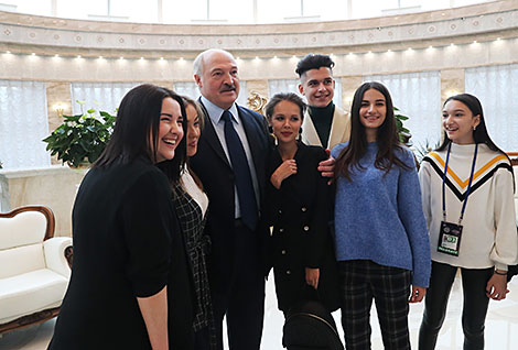 Александр Лукашенко встретился с участниками детского 
