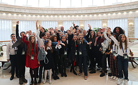 Alexander Lukashenko and the participants of the Junior Eurovision 2018