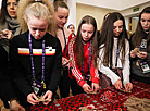 Знакомство с белорусской культурой: участники детского "Евровидения" посетили музей Янки Купалы
