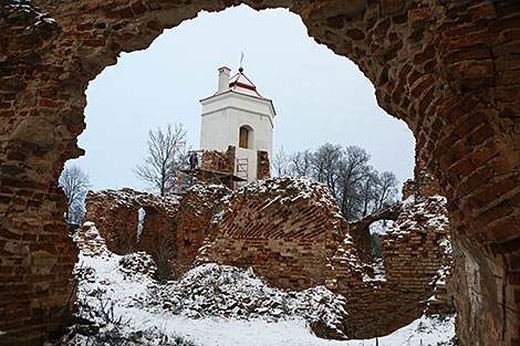 Работы по восстановлению северной башни Гольшанского замка 