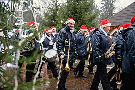 Belovezhskaya Pushcha marks 15th anniversary of Father Frost’s residence 